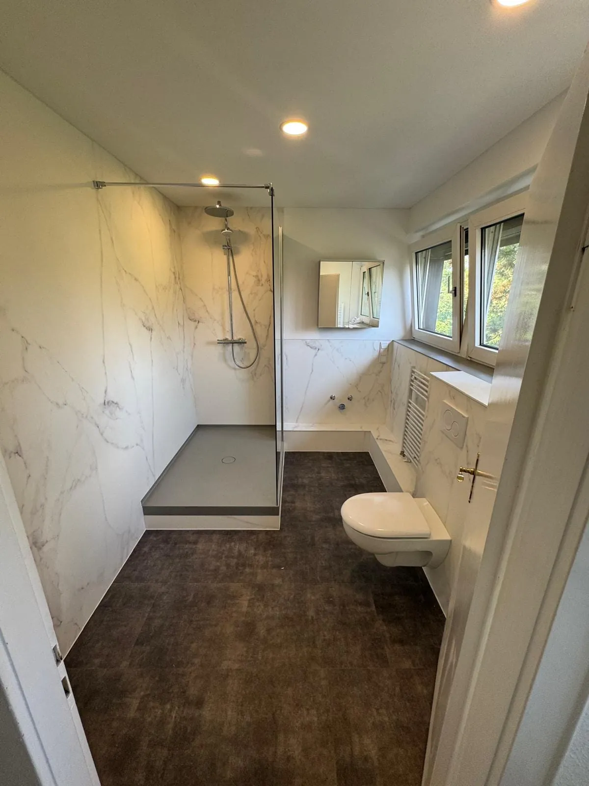 Fertiggestelltes Badezimmer
